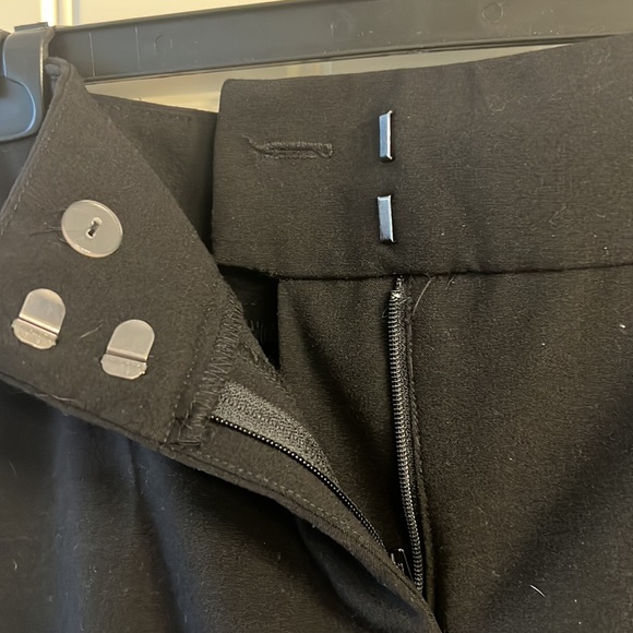 Ricki’s Black Dress Capris - Picture 2 of 6